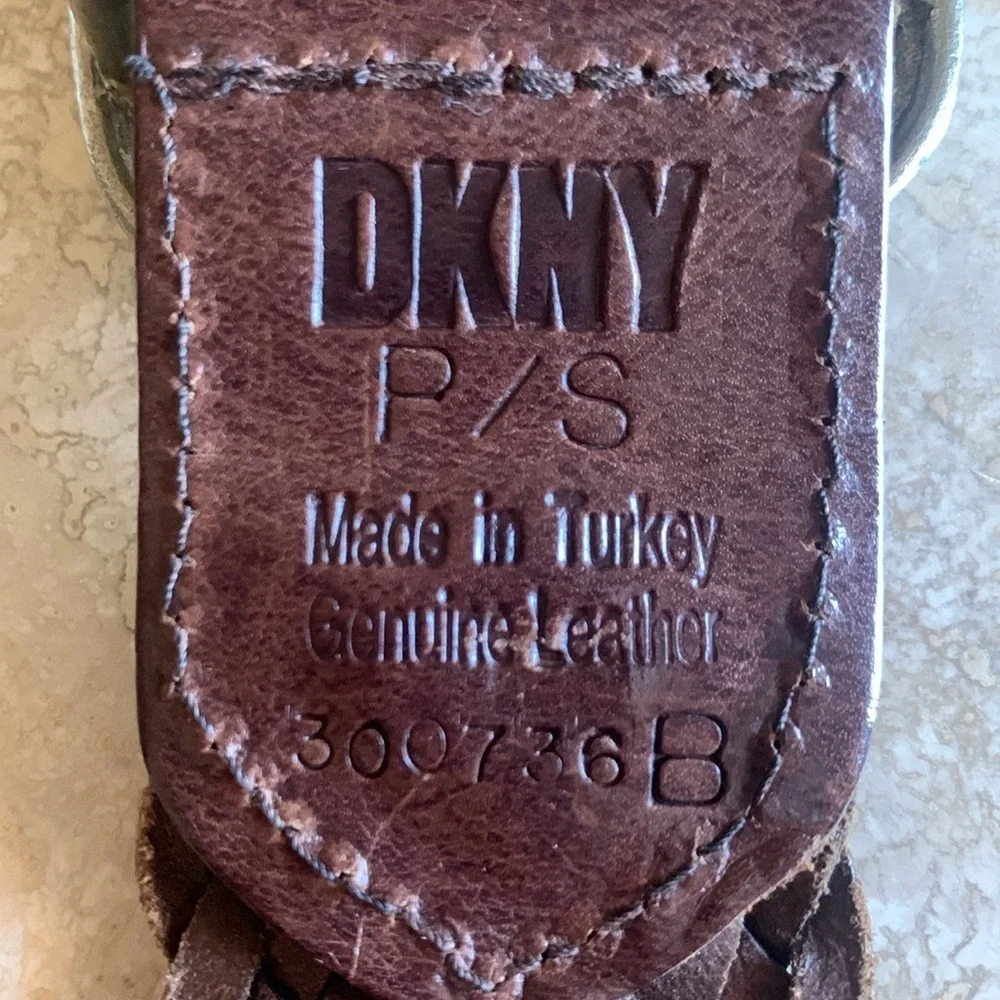 DKNY leather belt, S,Hand-hammered brass monogramed buckle, Brown, woven. Euc